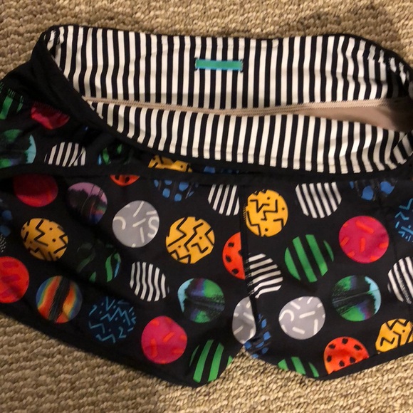 Lululemon special edition. ISO name - Picture 4 of 5